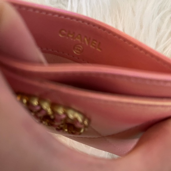 Gorgeous pink card holder . - Picture 9 of 11